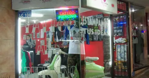 REVOLUTION STORE CALLE 19 CON 4 REVOLUTION STORE CALLE 19 CON 4